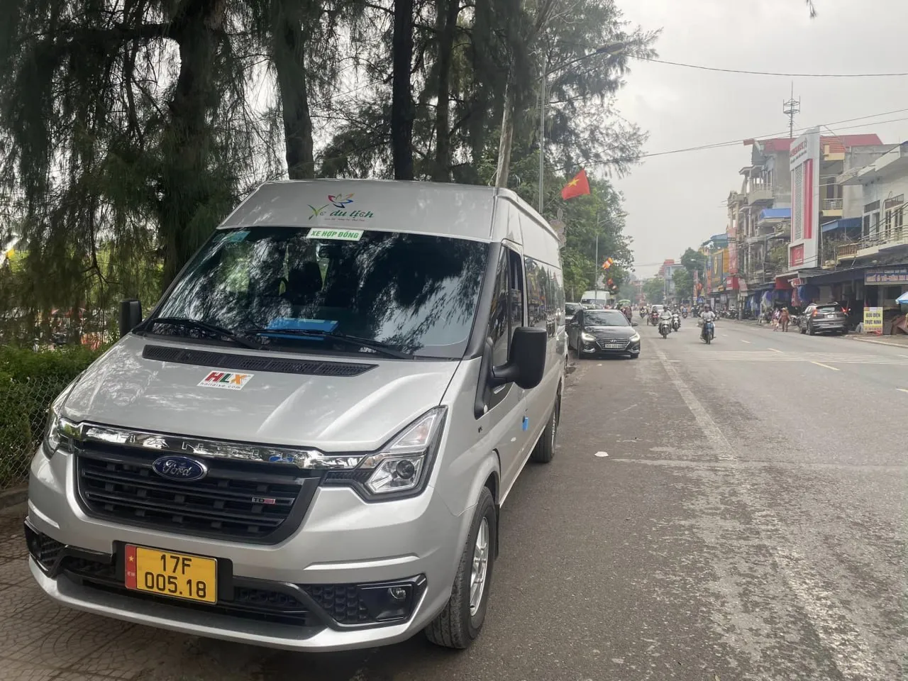 Thuê xe 16 chỗ Thái Bình đi Hà Nội phục vụ đám cưới Thuê xe 16 chỗ Thái Bình đi Hà Nội phục vụ đám cưới