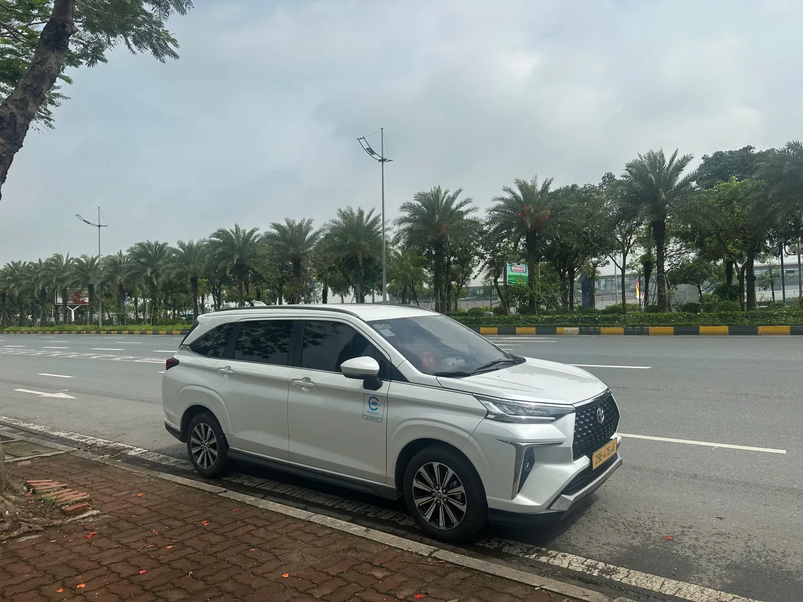 Thuê xe 7 chỗ Hà Nội đi Ninh Bình