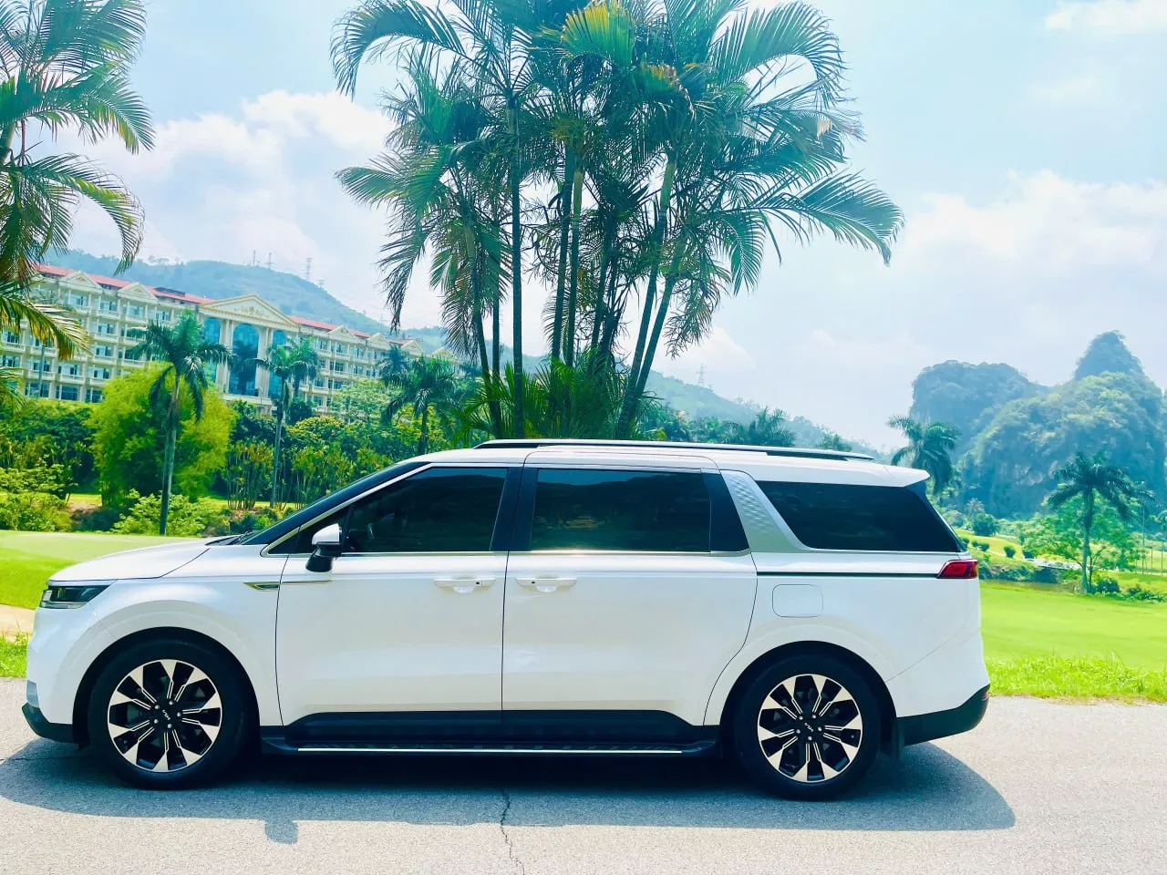 Xe 7 chỗ Hà Nội đi biển Hải Tiến Xe 7 chỗ Hà Nội đi biển Hải Tiến